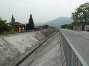 This is a picture showing the limited space for widening Kung Um Road